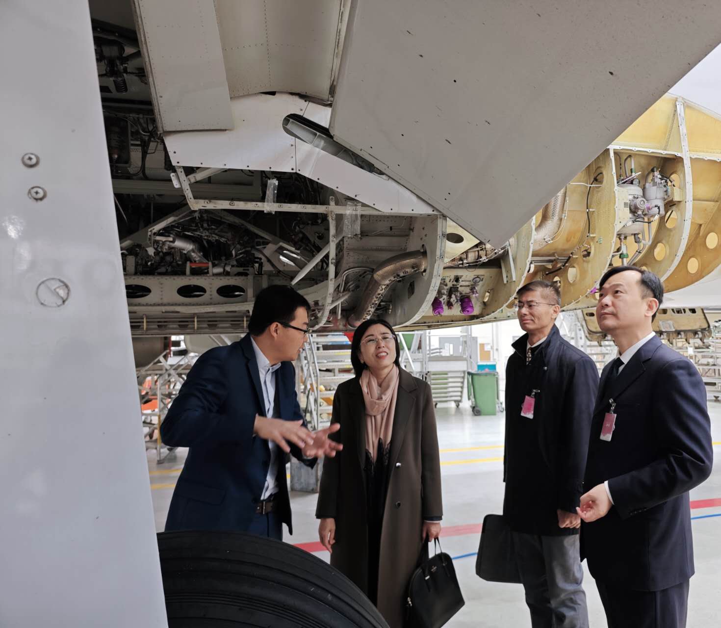 郭曉梅大使調(diào)研廣州航新愛(ài)沙尼亞Magnetic飛機(jī)維修公司 推動(dòng)航空商務(wù)服務(wù)合作升級(jí)